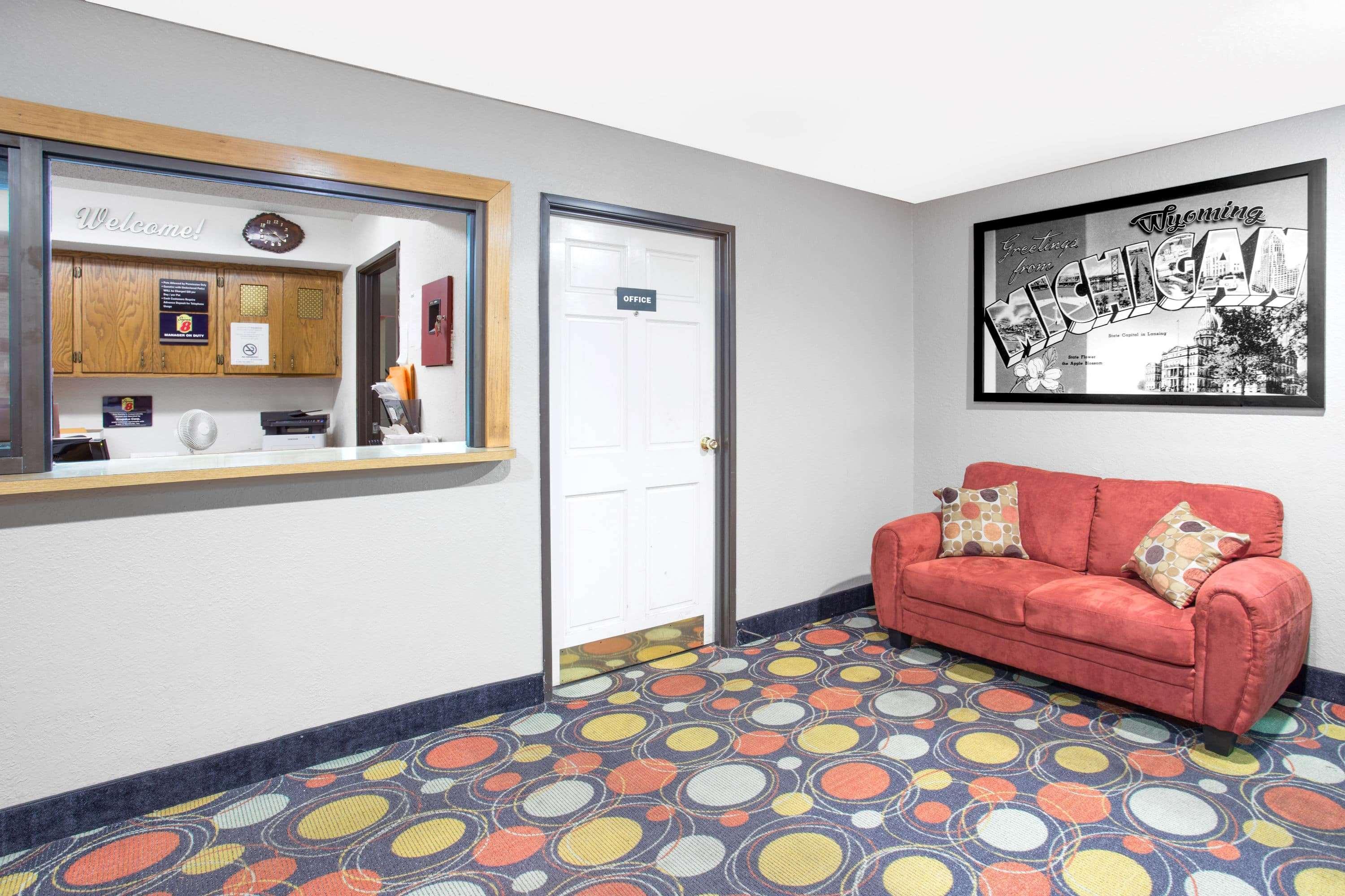 Super 8 Grand Rapids City Center Уайоминг Екстериор снимка