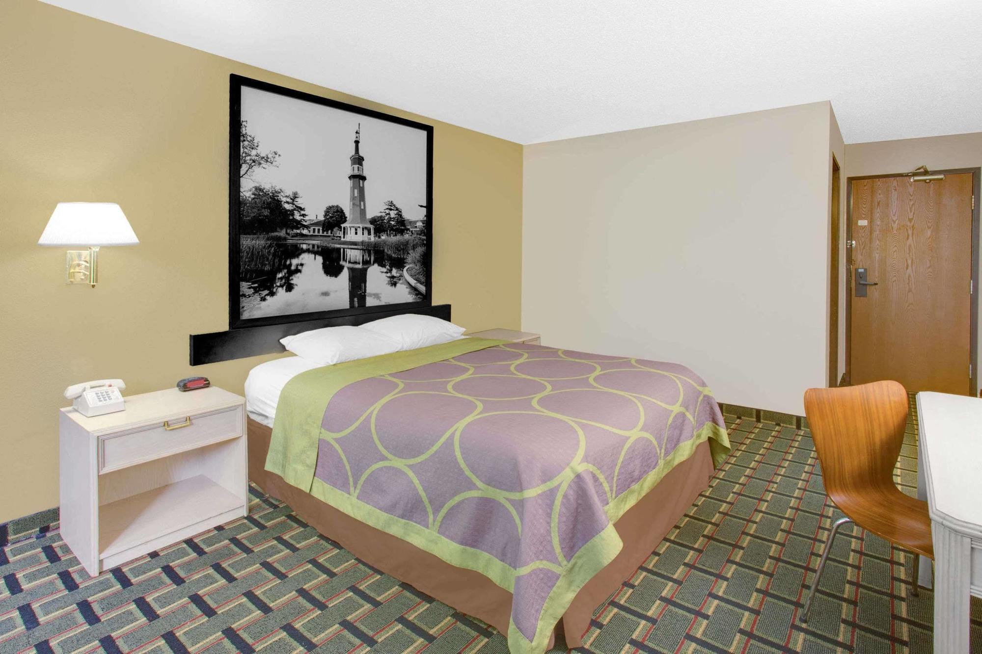 Super 8 Grand Rapids City Center Уайоминг Екстериор снимка